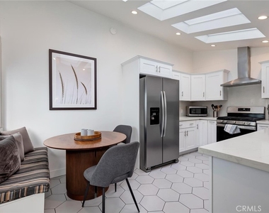 8611 Rosewood Avenue - Photo Thumbnail 5