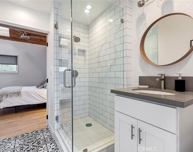 8611 Rosewood Avenue - Photo Thumbnail 18