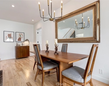 8611 Rosewood Avenue - Photo Thumbnail 4