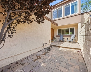 255 S Vista Del Monte - Photo Thumbnail 2