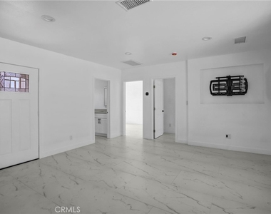9983 Vernon Ave - Photo Thumbnail 6