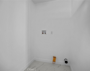 9983 Vernon Ave - Photo Thumbnail 17