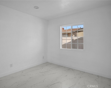 9983 Vernon Ave - Photo Thumbnail 13