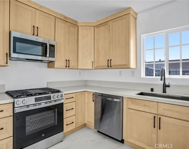 9983 Vernon Ave - Photo Thumbnail 9