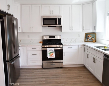 164 S Citrus - Photo Thumbnail 13