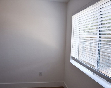 164 S Citrus - Photo Thumbnail 5