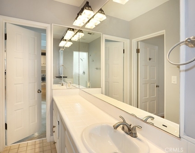 4433 Stern Avenue - Photo Thumbnail 9