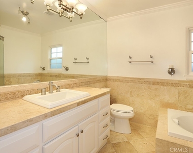 4433 Stern Avenue - Photo Thumbnail 7