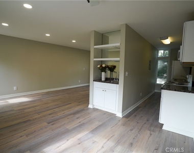 320 12th Street - Photo Thumbnail 17