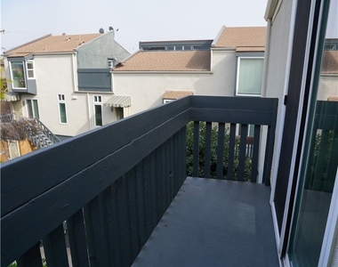 320 12th Street - Photo Thumbnail 16