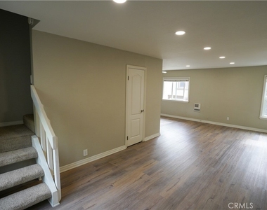320 12th Street - Photo Thumbnail 8