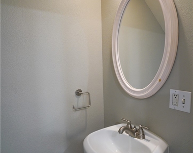 320 12th Street - Photo Thumbnail 14