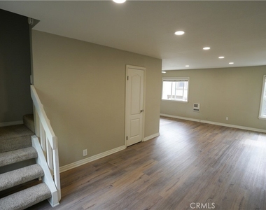 320 12th Street - Photo Thumbnail 20