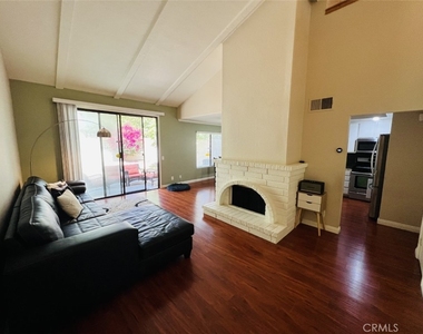 1001 Creekside Drive - Photo Thumbnail 1