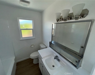 13829 Christine Drive - Photo Thumbnail 5