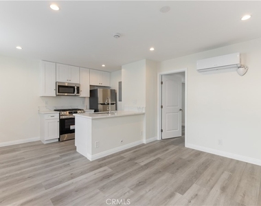 1128 W Balboa Blvd - Photo Thumbnail 8