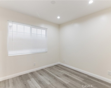 1128 W Balboa Blvd - Photo Thumbnail 14