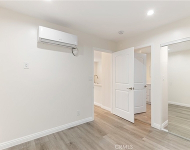 1128 W Balboa Blvd - Photo Thumbnail 15