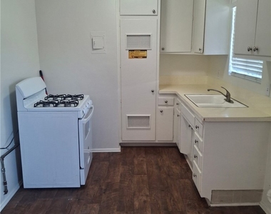 7773 11th Street - Photo Thumbnail 4