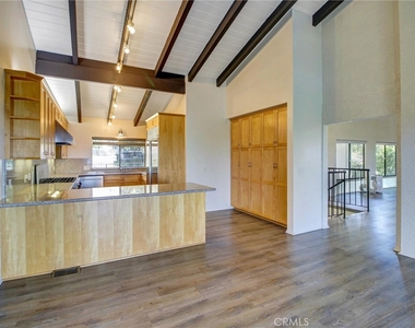 2801 Palos Verdes W - Photo Thumbnail 10