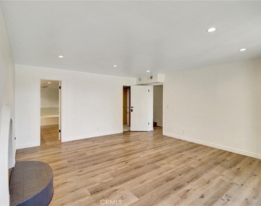2801 Palos Verdes W - Photo Thumbnail 15