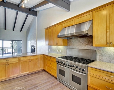 2801 Palos Verdes W - Photo Thumbnail 11