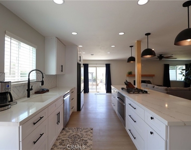 586 Poppy Lane - Photo Thumbnail 4