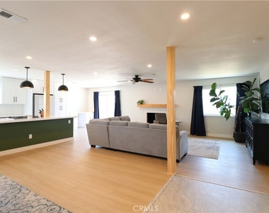 586 Poppy Lane - Photo Thumbnail 2