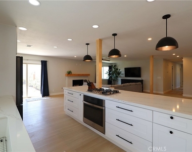 586 Poppy Lane - Photo Thumbnail 5