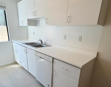 2253 N Niagara Street - Photo Thumbnail 2