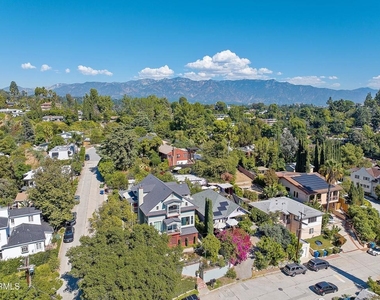6341 1/2 Rosswood Terrace - Photo Thumbnail 22