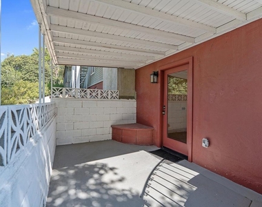6341 1/2 Rosswood Terrace - Photo Thumbnail 20