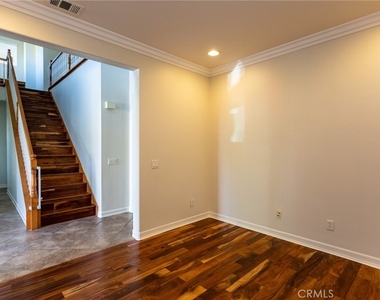 25 Rinehart Road - Photo Thumbnail 6