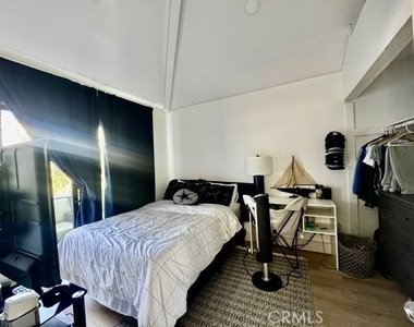 55 Palm Beach Court - Photo Thumbnail 14