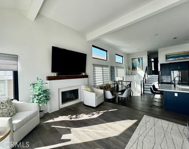 55 Palm Beach Court - Photo Thumbnail 11