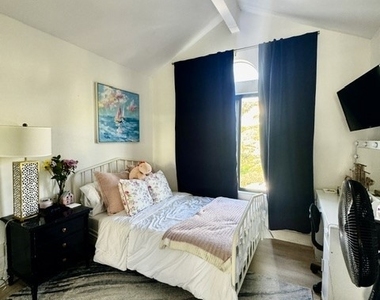 55 Palm Beach Court - Photo Thumbnail 15