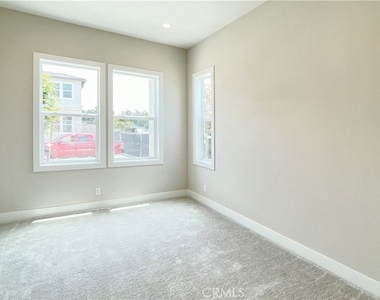 101 Walworth - Photo Thumbnail 13