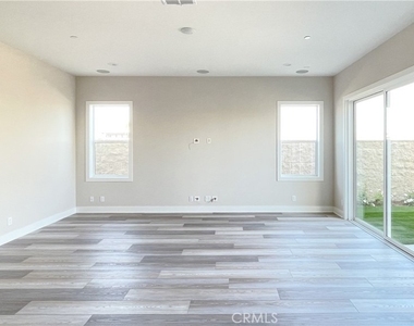101 Walworth - Photo Thumbnail 9