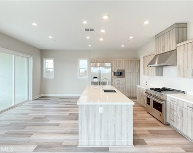 101 Walworth - Photo Thumbnail 10