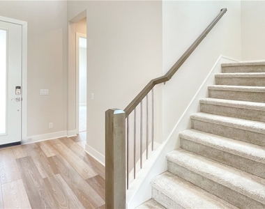 101 Walworth - Photo Thumbnail 12