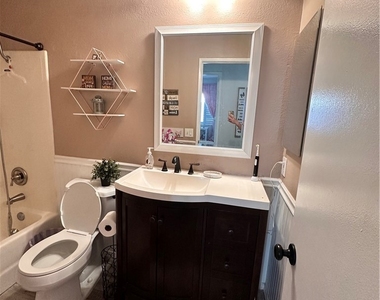 2181 Devonshire - Photo Thumbnail 3