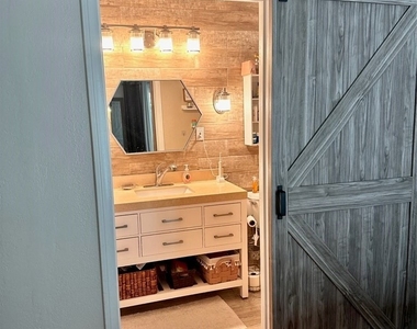 2181 Devonshire - Photo Thumbnail 9
