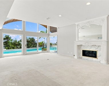 1026 Santiago Drive - Photo Thumbnail 4