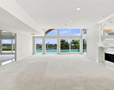 1026 Santiago Drive - Photo Thumbnail 3