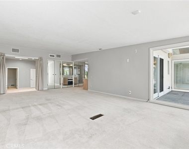 1026 Santiago Drive - Photo Thumbnail 18