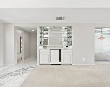 1026 Santiago Drive - Photo Thumbnail 5