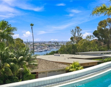 1026 Santiago Drive - Photo Thumbnail 8