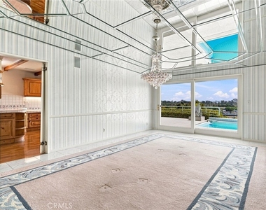 1026 Santiago Drive - Photo Thumbnail 17