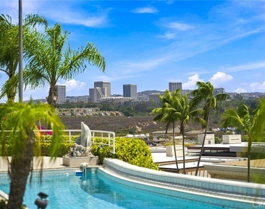 1026 Santiago Drive - Photo Thumbnail 2
