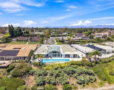 1026 Santiago Drive - Photo Thumbnail 36